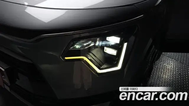 Kia Niro 2022 — Şəkil 33/35