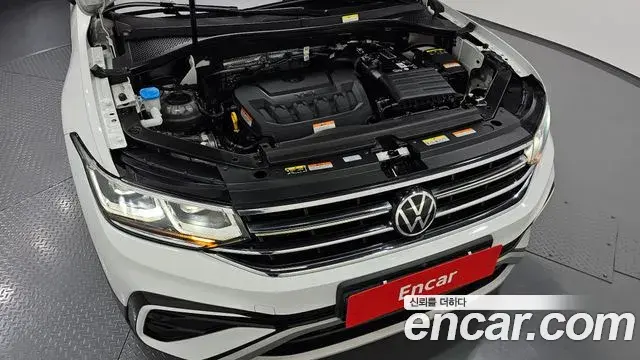 Volkswagen Tiguan Allspace 2023 — Фото 6/20