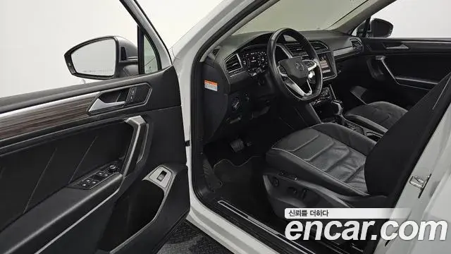 Volkswagen Tiguan Allspace 2023 — Фото 11/20