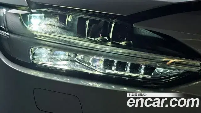 Volvo S90 2019 — ფოტო 25/30