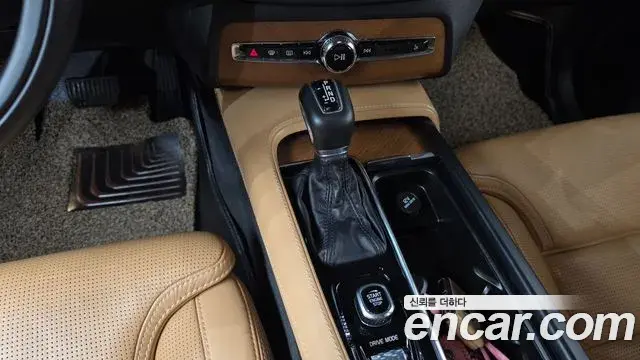 Volvo XC90 2020 — Фото 9/20