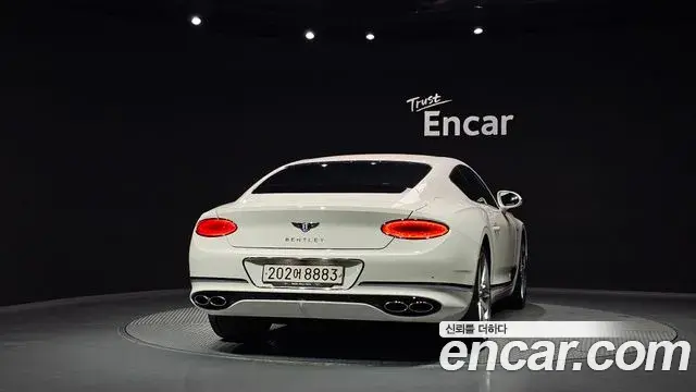 Bentley Continental GT 2023 — ფოტო 17/37
