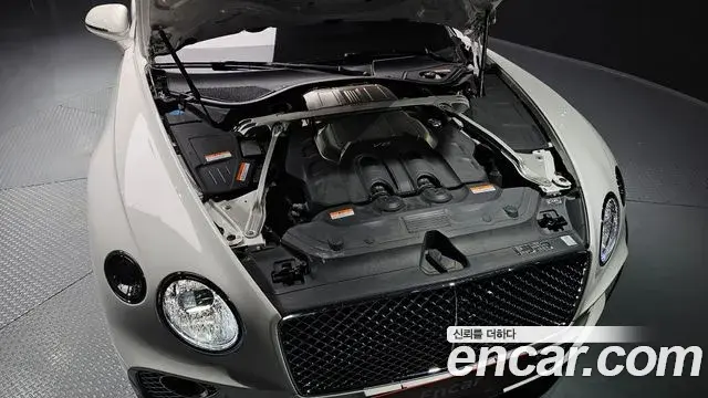 Bentley Continental GT 2023 — ფოტო 4/37