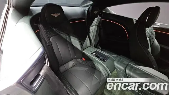 Bentley Continental GT 2023 — ფოტო 21/37