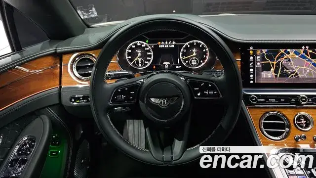 Bentley Continental GT 2023 — ფოტო 28/37