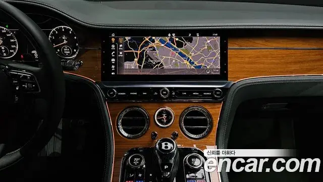 Bentley Continental GT 2023 — ფოტო 14/37