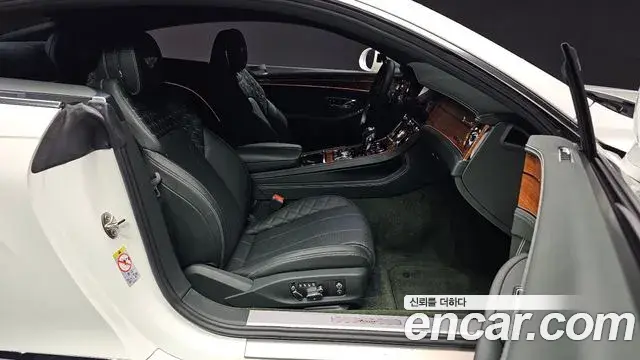 Bentley Continental GT 2023 — ფოტო 23/37