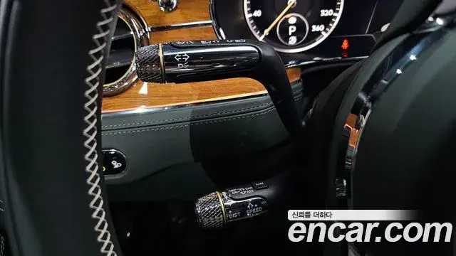 Bentley Continental GT 2023 — ფოტო 11/37