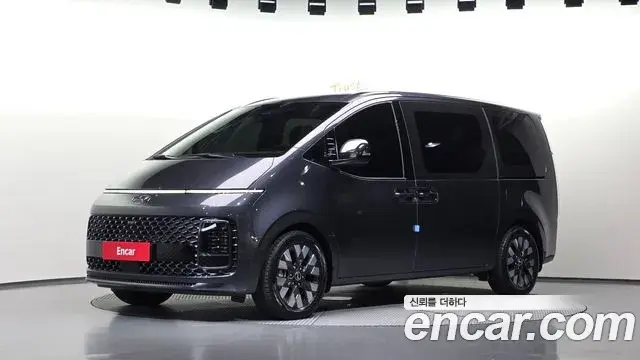 Hyundai Staria 2022 — Photo 1/20