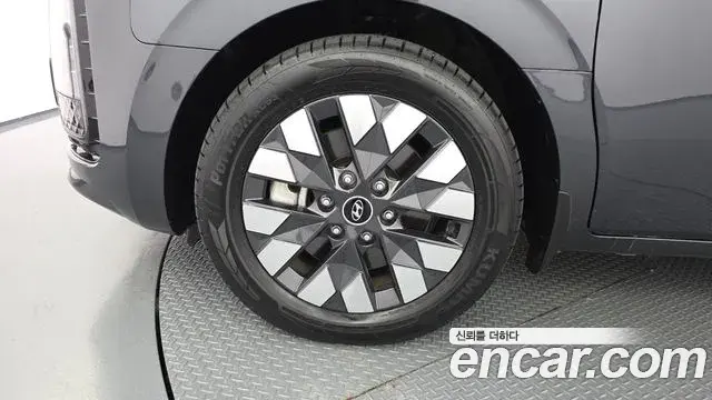 Hyundai Staria 2022 — Photo 5/20