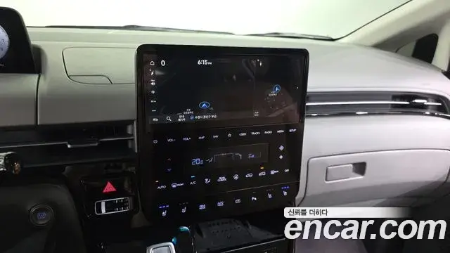 Hyundai Staria 2022 — Photo 15/20