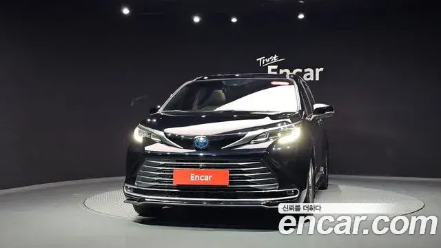 Toyota Sienna 2024 — Photo 34/37