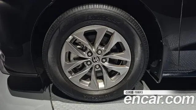 Toyota Sienna 2024 — Photo 23/37