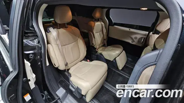 Toyota Sienna 2024 — Photo 18/37