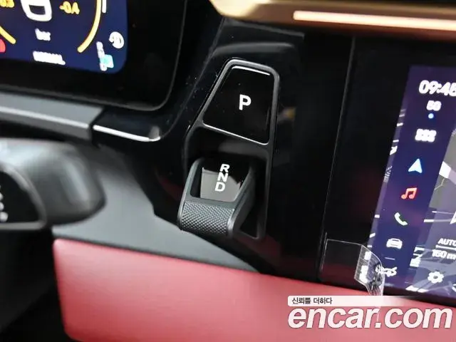 Porsche Macan EV 2025 — Photo 9/20