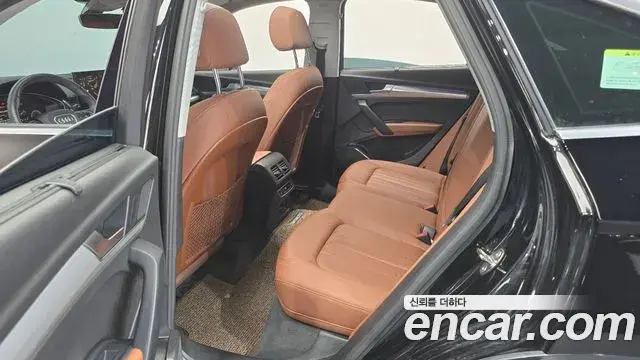 Audi Q5 2022 — Фото 11/20
