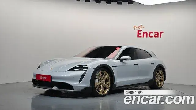 Porsche Taycan 2023 — Photo 17/20