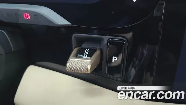 Porsche Taycan 2023 — Photo 16/20