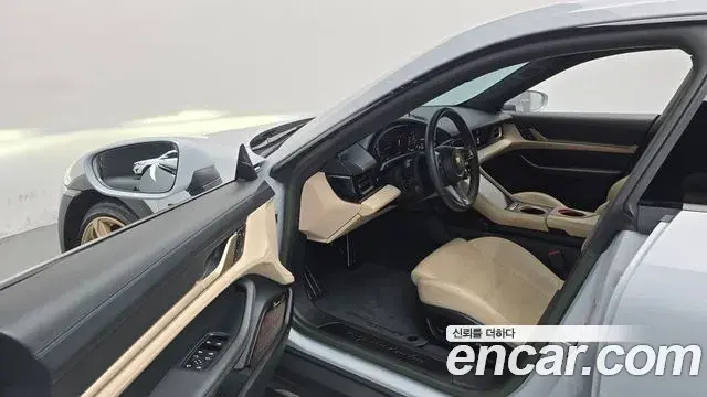 Porsche Taycan 2023 — Photo 20/20