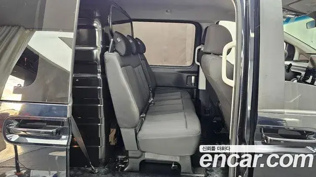 Hyundai Staria 2022 — Photo 1/20
