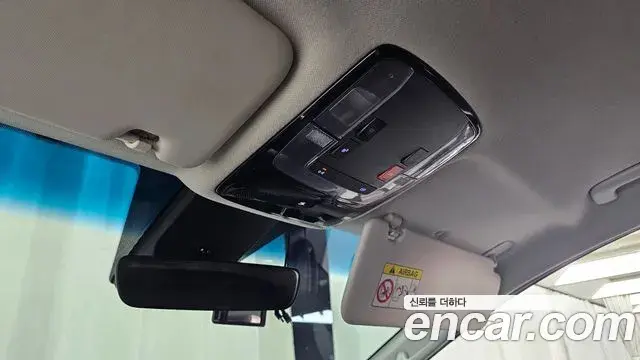 Hyundai Staria 2022 — Photo 6/20