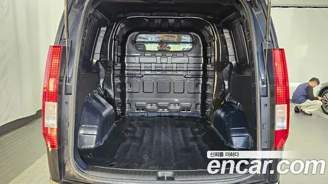 Hyundai Staria 2022 — Photo 13/20