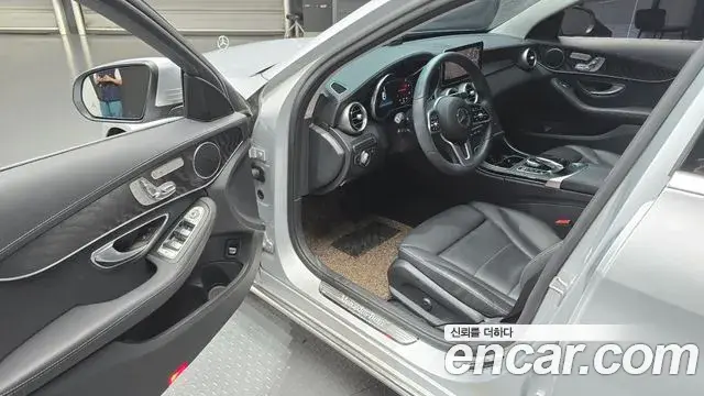 Mercedes-Benz C-Class 2019 — Фото 10/20