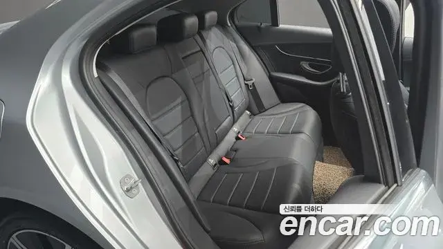 Mercedes-Benz C-Class 2019 — Фото 11/20