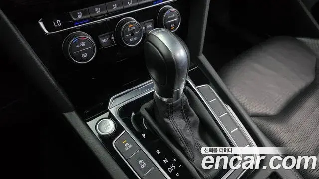 Volkswagen Arteon 2019 — Şəkil 15/20