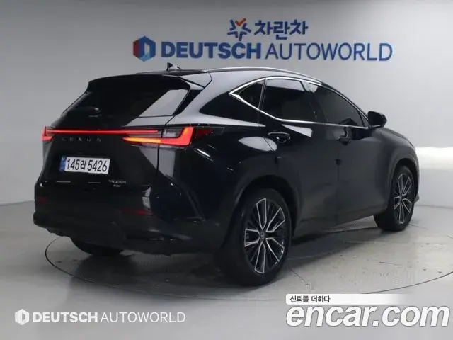 Lexus NX350h 2025 — Фото 1/20