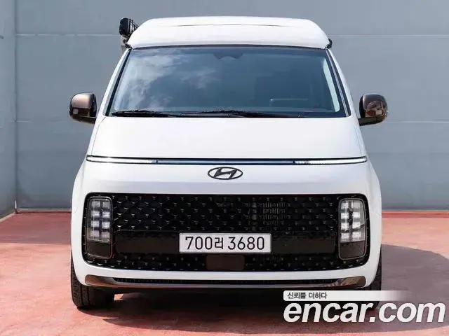 Hyundai Staria 2023 — ფოტო 1/20
