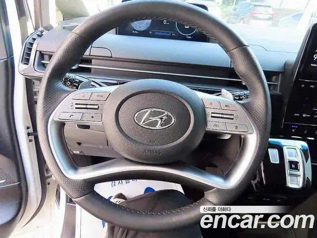 Hyundai Staria 2023 — ფოტო 11/20