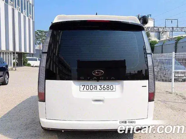 Hyundai Staria 2023 — ფოტო 13/20
