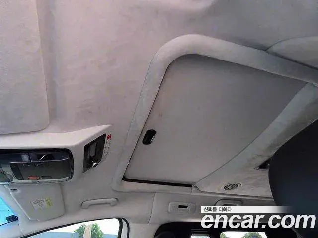 Hyundai Staria 2023 — ფოტო 10/20