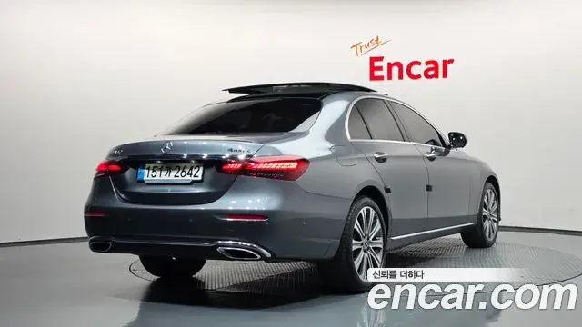 Mercedes-Benz E-Class 2023 — Фото 2/20