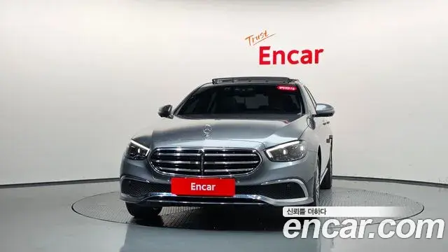 Mercedes-Benz E-Class 2023 — Фото 3/20