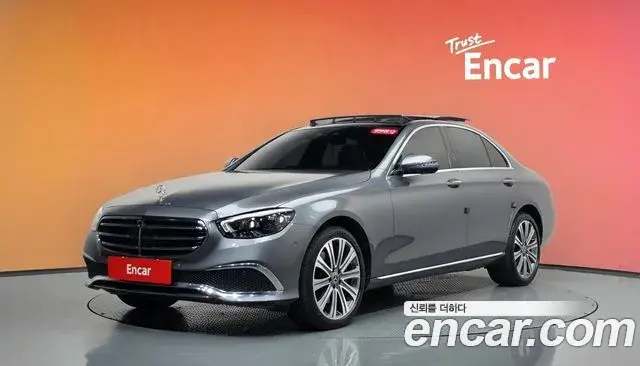 Mercedes-Benz E-Class 2023 — Фото 1/20