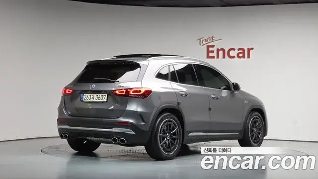 Mercedes-Benz GLA-Class 2023 — Фото 2/20