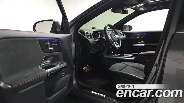 Mercedes-Benz GLA-Class 2023 — Фото 10/20