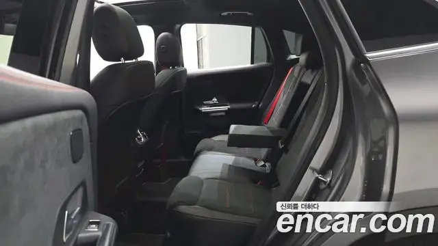 Mercedes-Benz GLA-Class 2023 — Фото 12/20