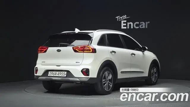 Kia Niro 2020 — Фото 2/20