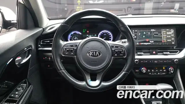 Kia Niro 2020 — Фото 13/20