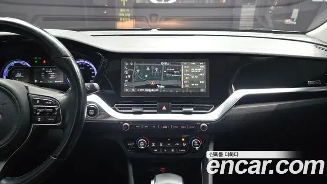 Kia Niro 2020 — Фото 14/20