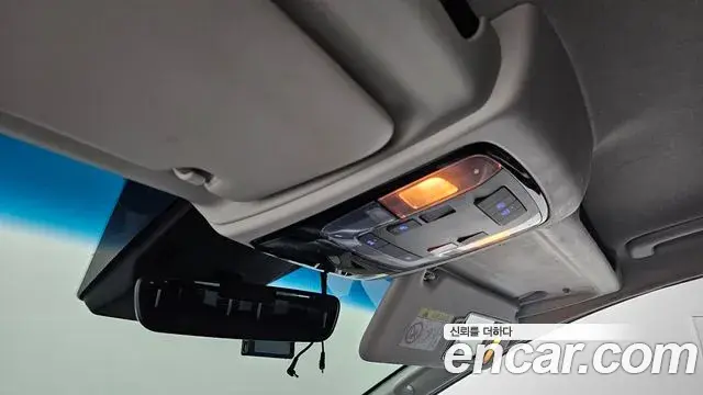 Hyundai Staria 2024 — Фото 15/20