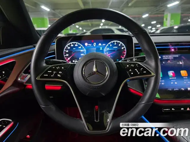 Mercedes-Benz E-Class 2025 — Фото 8/20