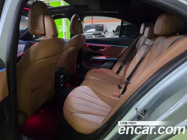 Mercedes-Benz E-Class 2025 — Фото 13/20