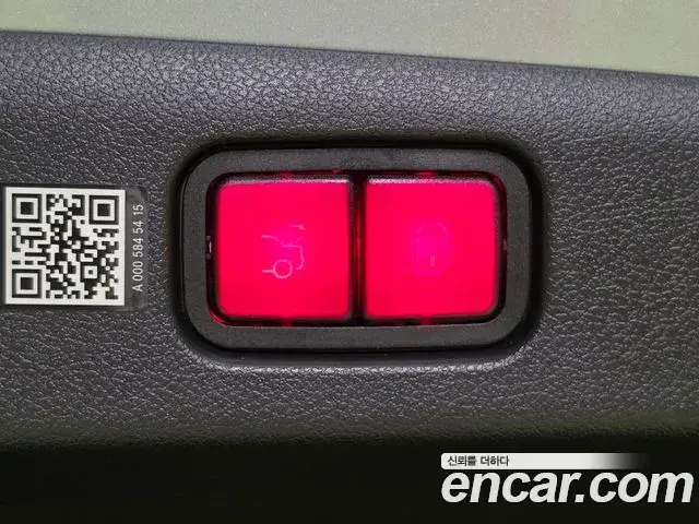 Mercedes-Benz E-Class 2025 — Фото 18/20