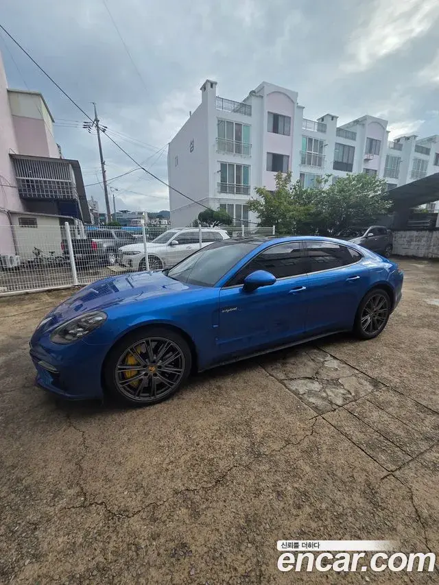 Porsche Panamera 2018 — Фото 4/10