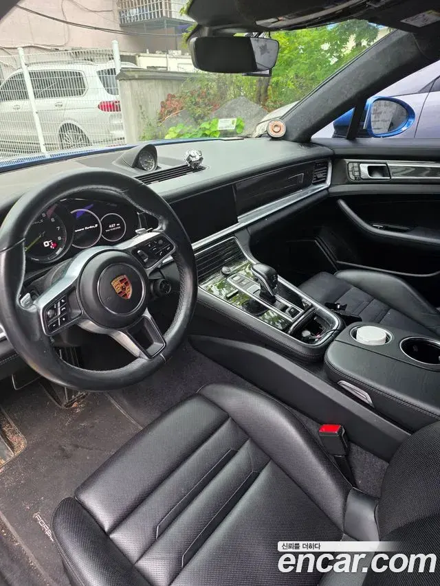 Porsche Panamera 2018 — Фото 10/10