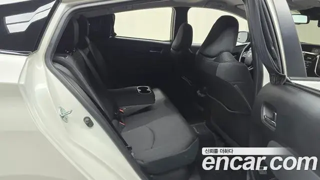 Toyota Prius 2020 — Фото 11/20